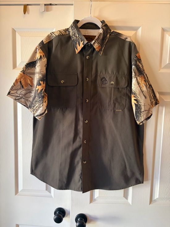 Legendary Whitetails Other - Legendary Whitetails Brown Short Sleeve Button-Down Camo Accent Shirt